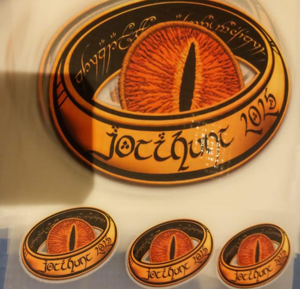 Logo op een eigen kledingstuk